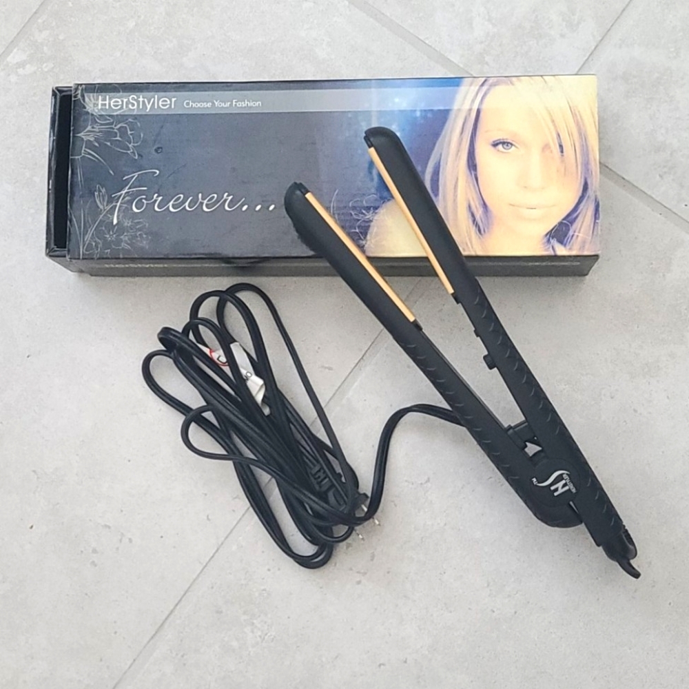 Herstyler forever collection straightener